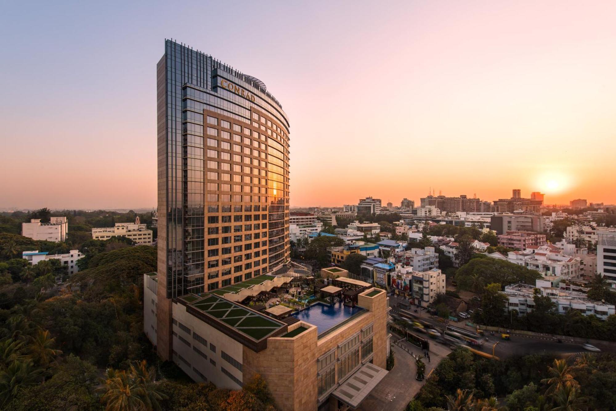 Conrad Bengaluru Hotel Exterior foto